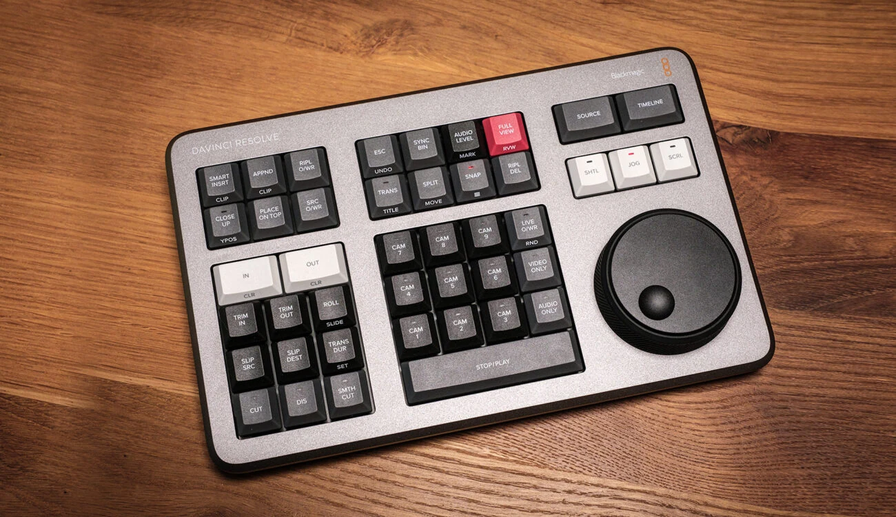 DaVinci Resolve Speed Editor with editing keys and jog wheel