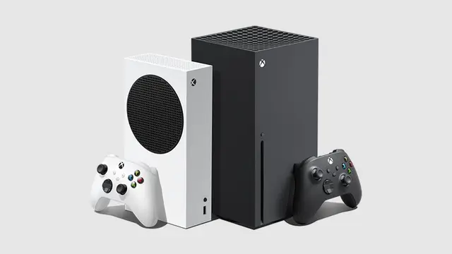 White Xbox Series S and black Xbox Series X, each with its controller